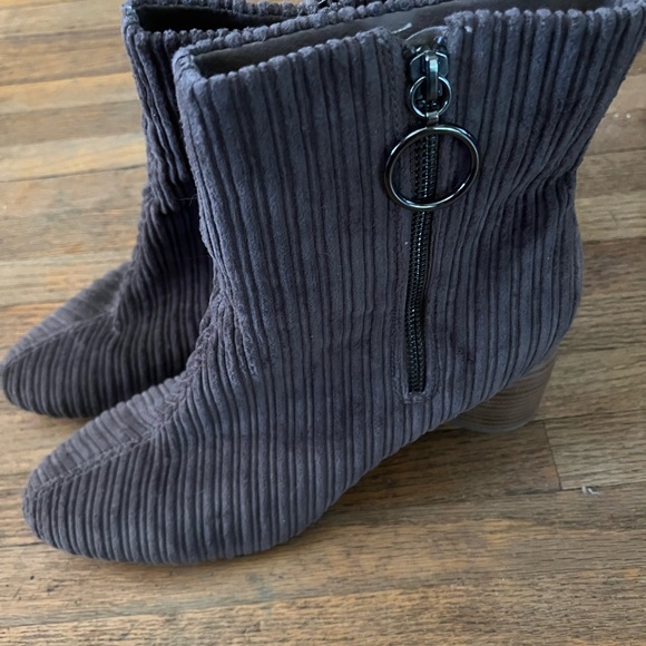 SBICCA Menlee Women’s Bootie Ankle Boots Minimalist Boho Block Heel Brown 10 - Picture 3 of 6